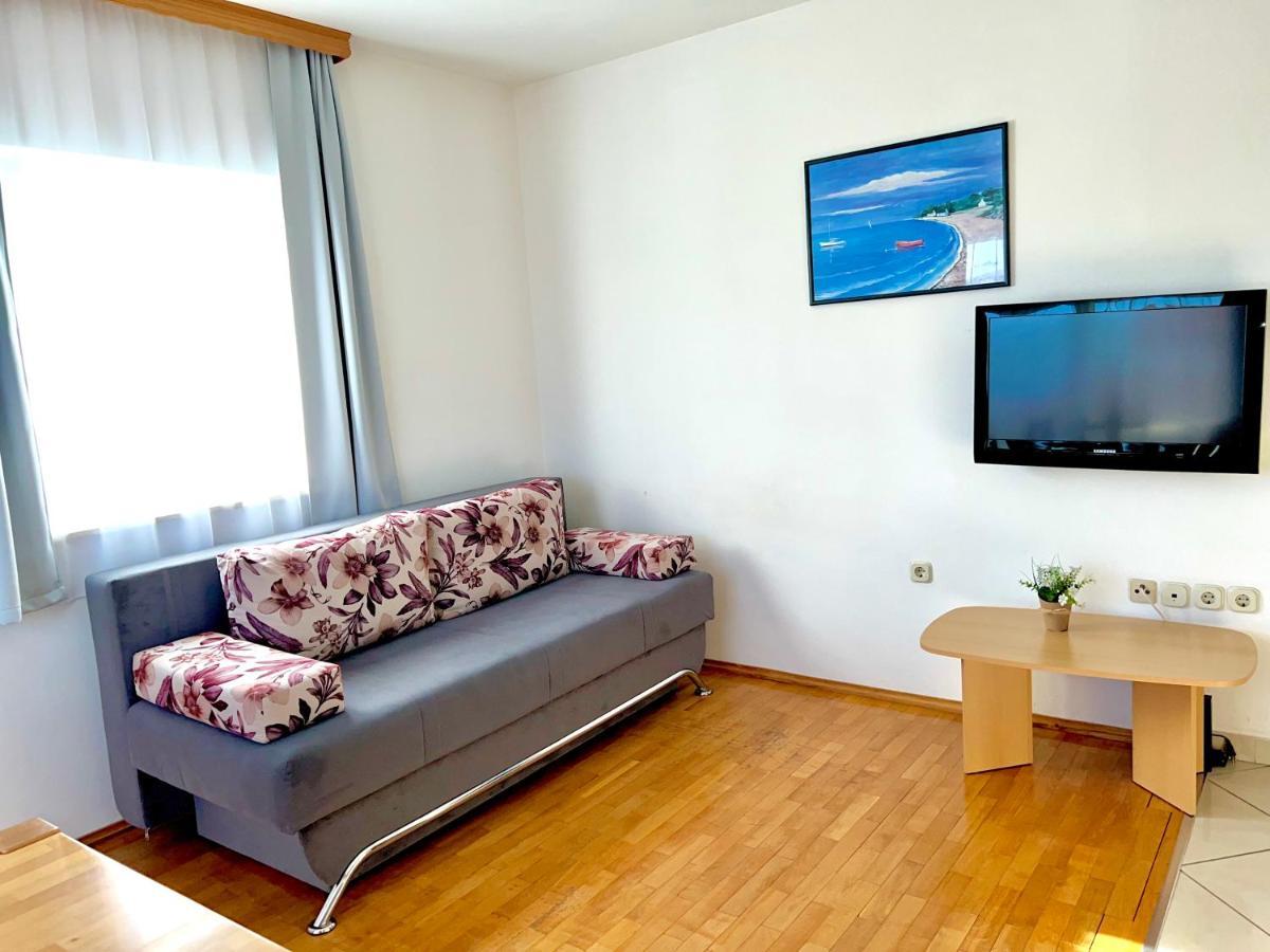 Vespera Apartments Bol Esterno foto