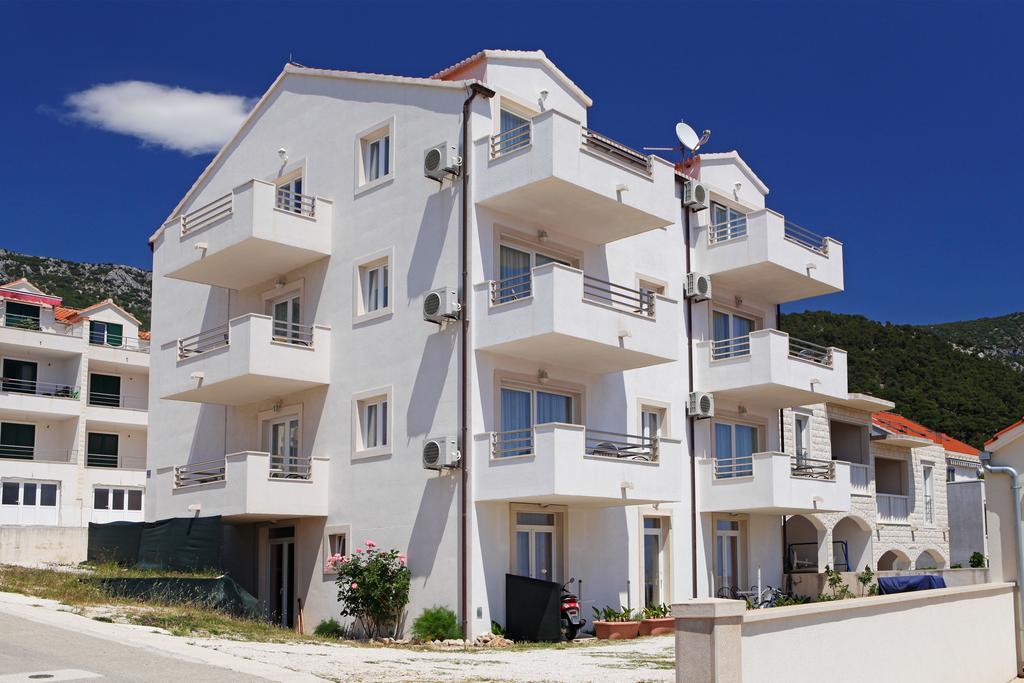 Vespera Apartments Bol Esterno foto